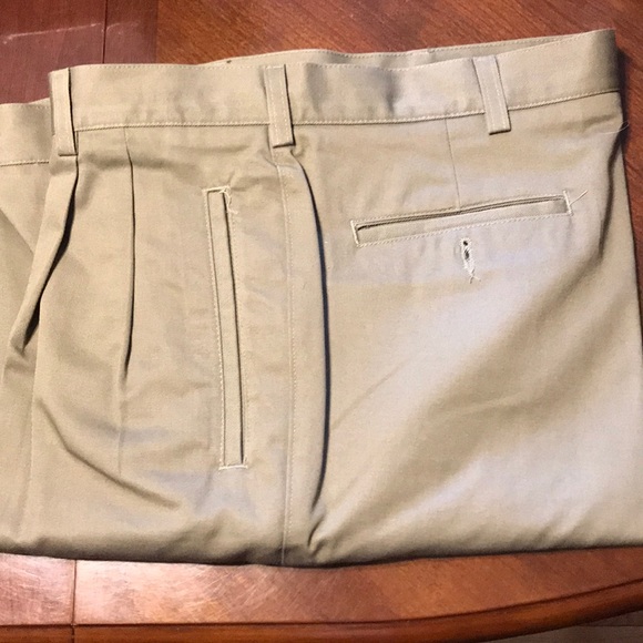 savane pleated khaki pants